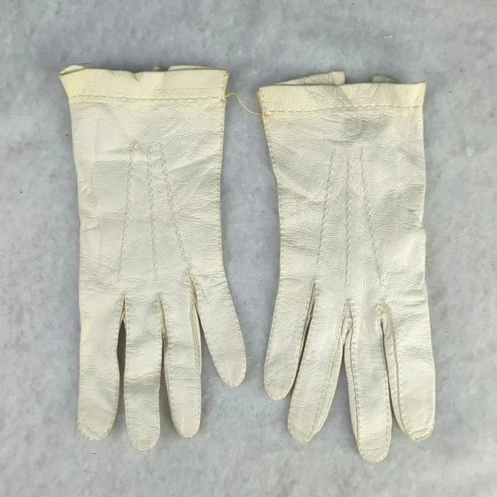 Antique World War 1 Era Calf Skin Driving Gloves, Never Worn, Still Connected!